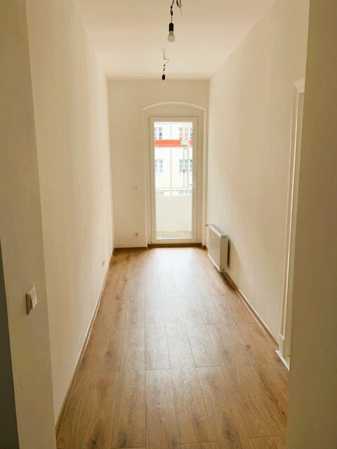 2 Zimmer mit EBK und Balkon in modernisiertem Altbau in Johannisthal