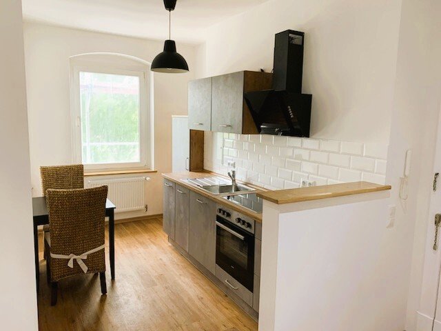 2 Zimmer mit EBK und Balkon in modernisiertem Altbau in Johannisthal