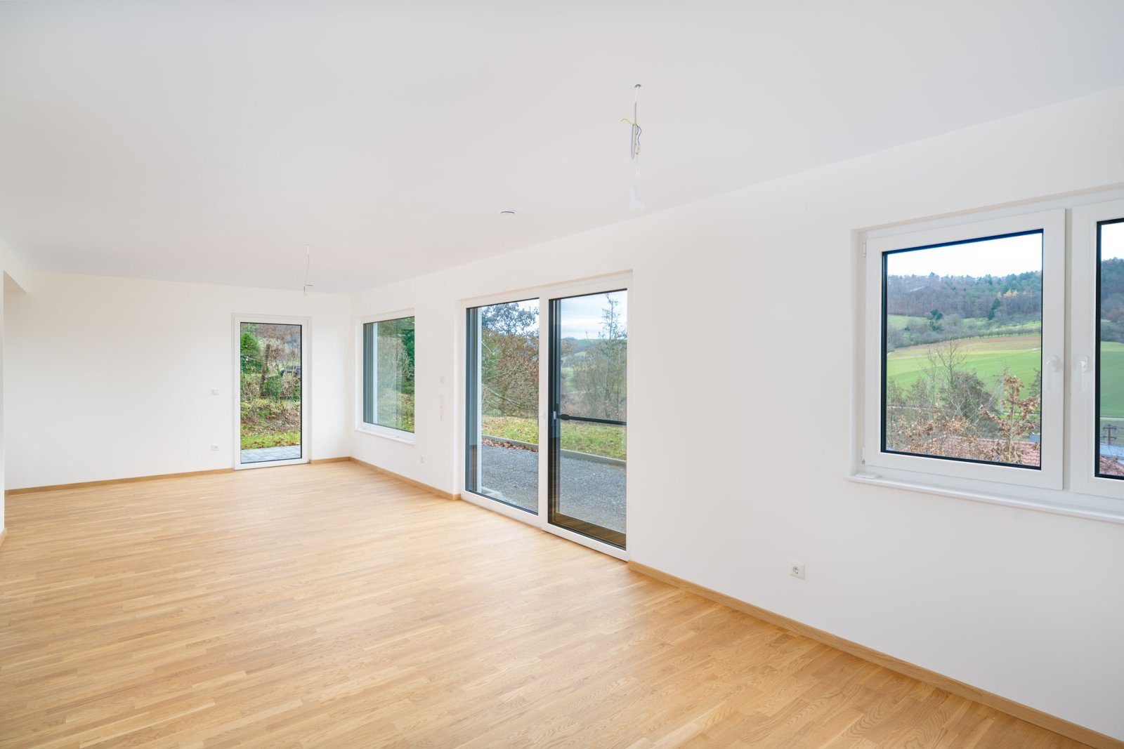 Erstbezug DHH Stadtvilla mit Blick in die Natur incl. Küche KFW 40 sofort beziehbar